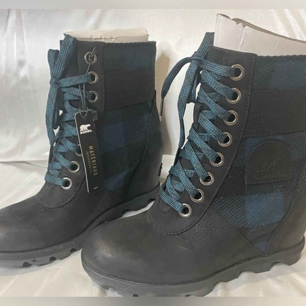 Sorel waterproof Lexie boots NWT - Picture 2 of 8